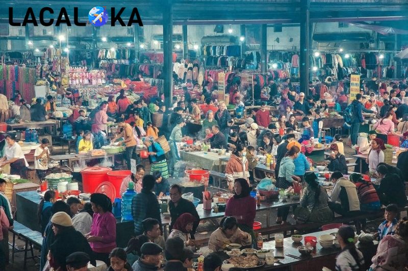 Các phiên chợ tại Yên Minh thu hút nhiều du khách ghé thăm