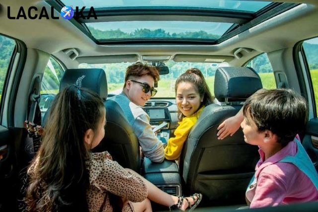 Nhiều gia đình chọn tự lái ô tô đi Hà Giang bởi sự thoải mái, tự chủ khi di chuyển