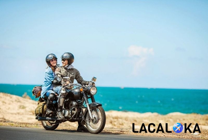 Di chuyển bằng xe máy sẽ giúp bạn tiết kiệm tối đa chi phí du lịch Nha Trang